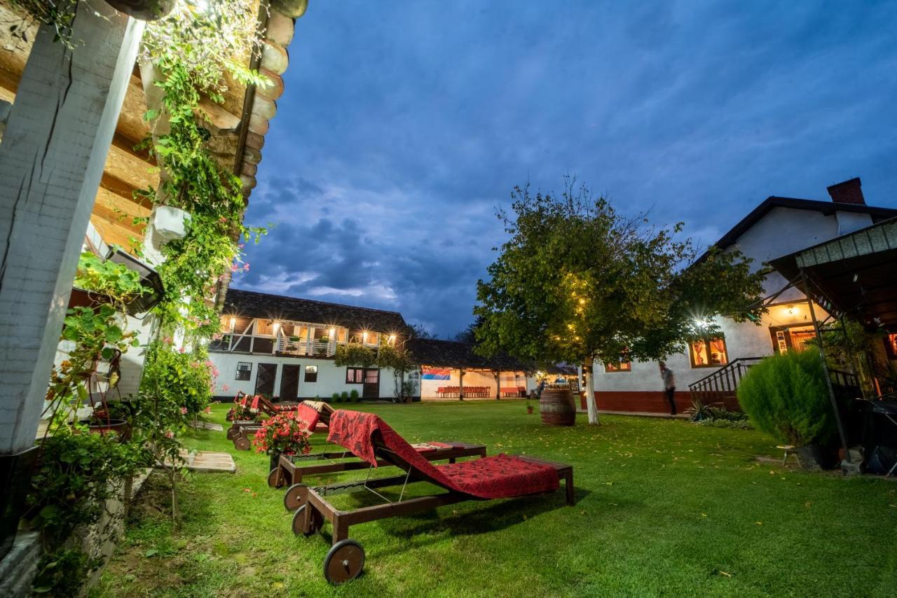 Domacinstvo Cikic Zasavica Casa de hóspedes Exterior foto