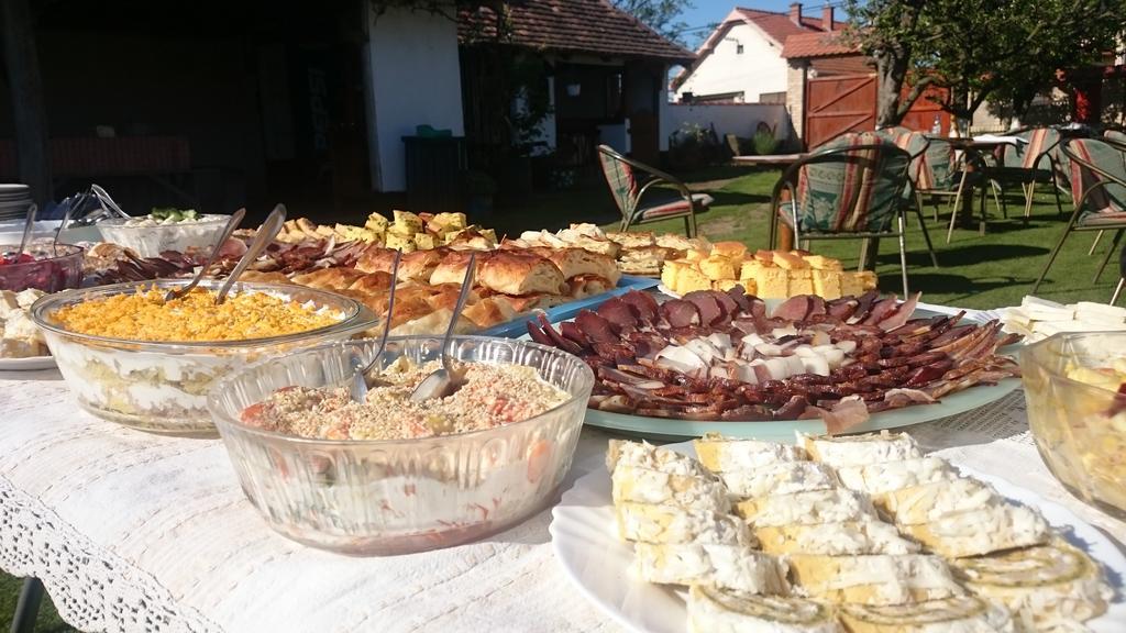 Domacinstvo Cikic Zasavica Casa de hóspedes Exterior foto